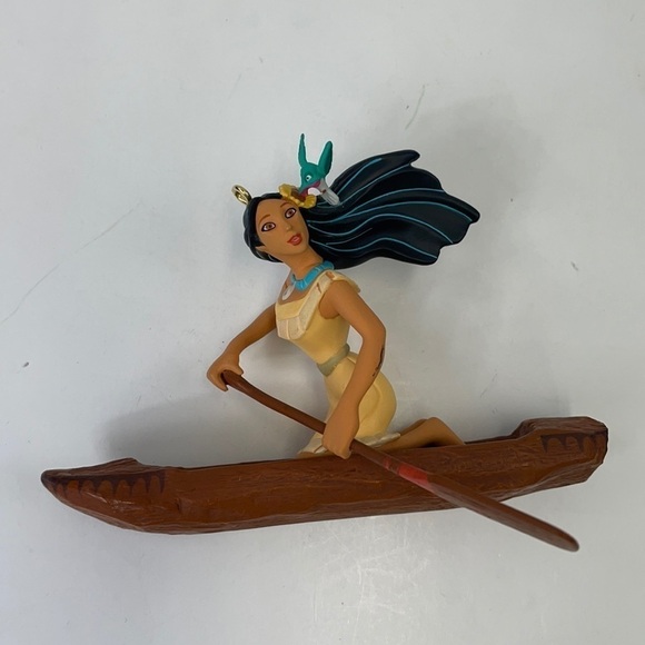 HALLMARK Disney Pocahontas ornament - Picture 1 of 6